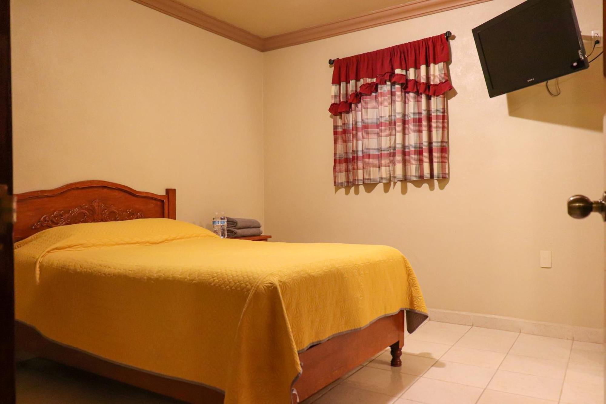 Hotel Coroneo Екстер'єр фото